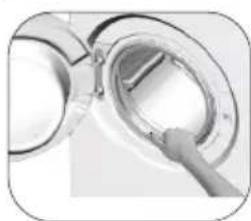 BEKO WTY101486SI-IT - Pulizia dello sportello di carico e del cestello - 2
