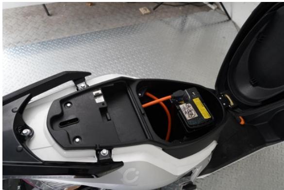 CECOTEC Cecotec Shark Rs Plataazul - SEAT CUSHION: OPENING AND CLOSING - 1