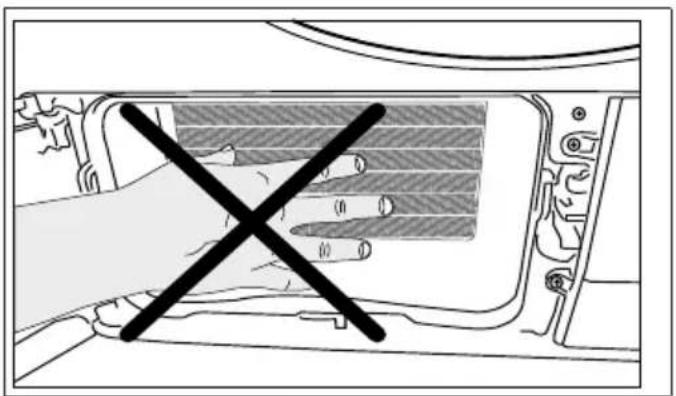 BEKO BMURT491BI - Pulizia del condensatore - 9
