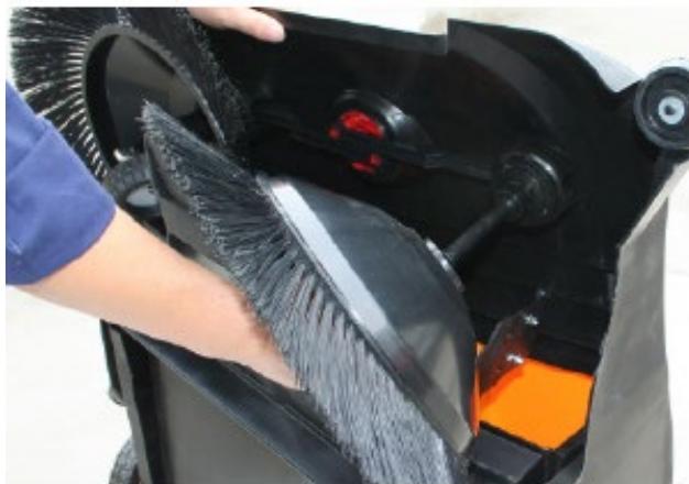 Ulsonix ULX-SWEEPER-O50 - Nastavení výšky kartáče - 4