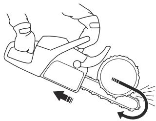HUSQVARNA 555 - Řez nabíhajícím a odbíhajícím řetězem - 2